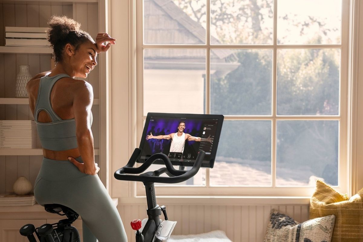 What skincare to apply and when for exercising in the morning, afternoon or evening. Answered by Amy Frith, a top skin expert at BASE SKNCARE..