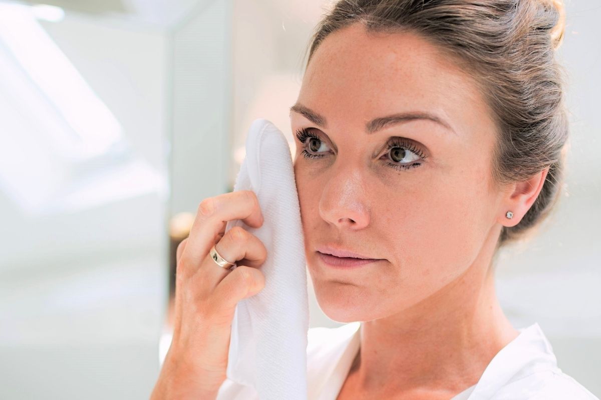 What is double cleansing and does my skin need it? Here's Everything you need to know about Double Cleansing from a UK skin expert